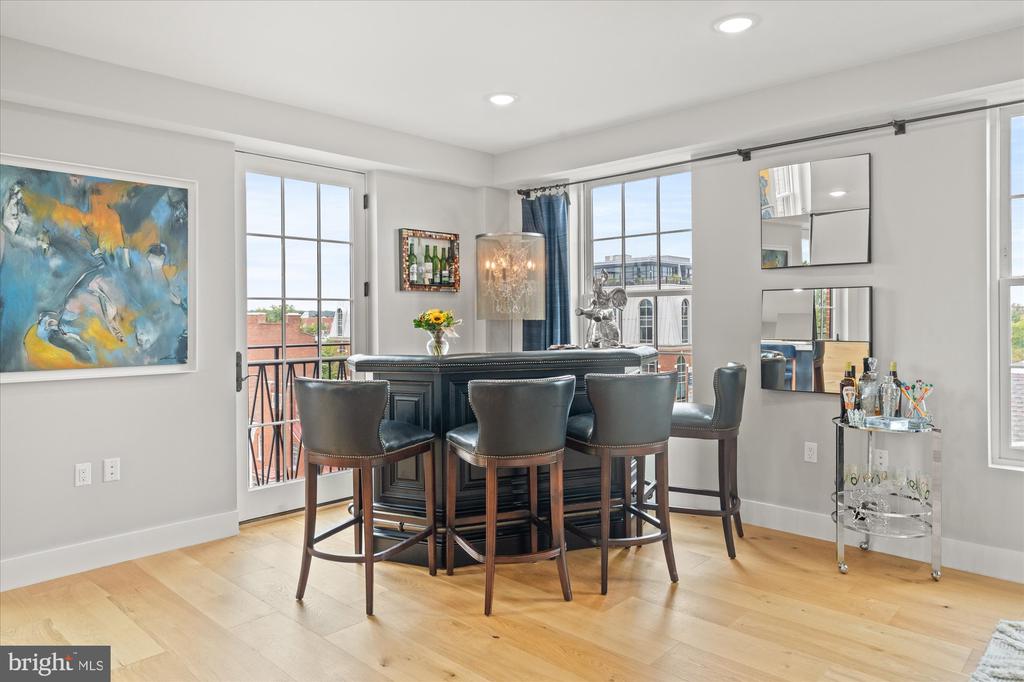312 S WASHINGTON STREET Unit: 502
