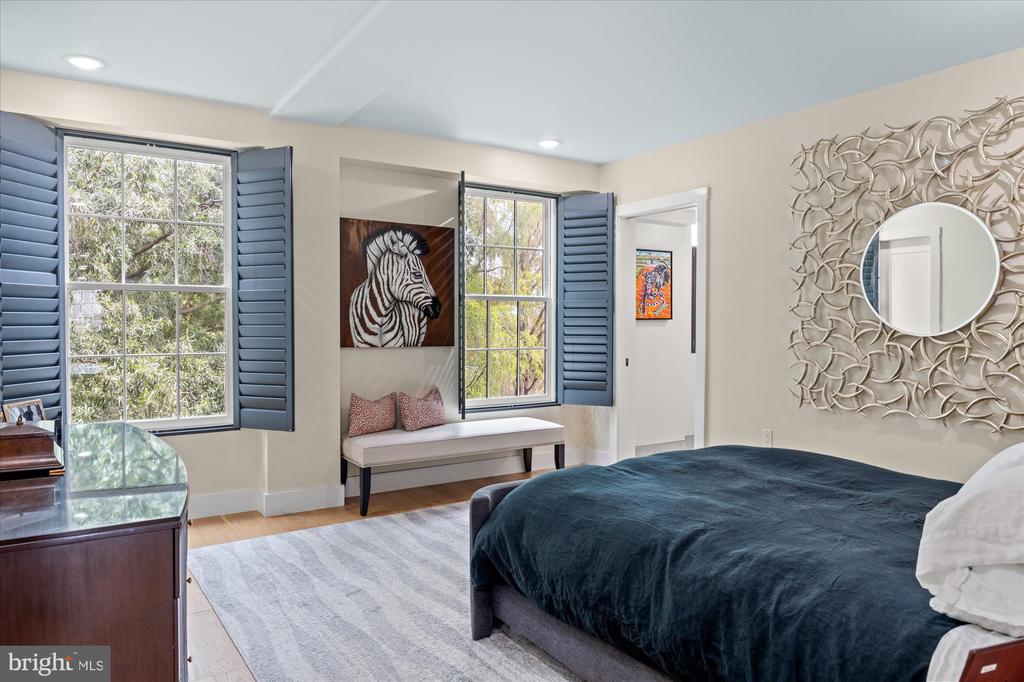 312 S WASHINGTON STREET Unit: 502