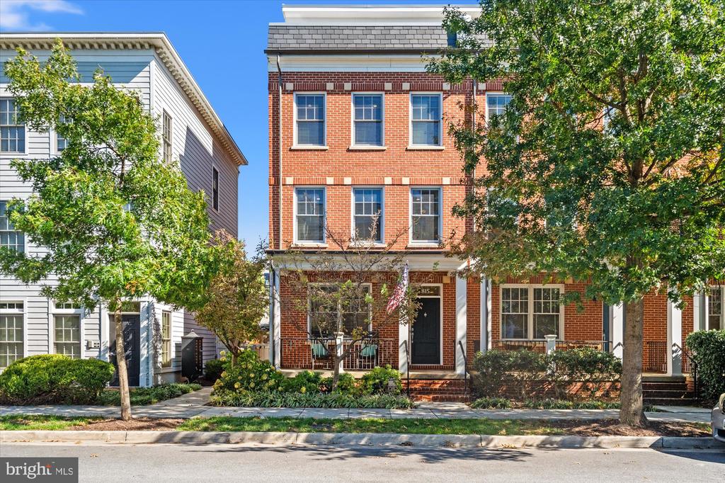 815 N ALFRED STREET
