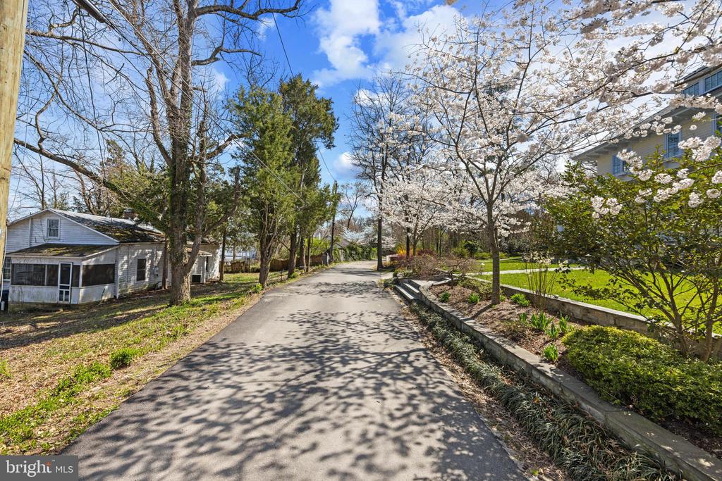 7822 SOUTHDOWN ROAD