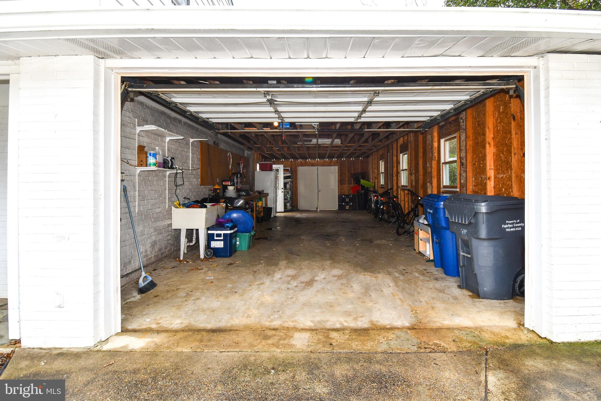 823 NEAL DRIVE