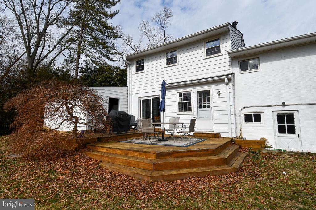 823 NEAL DRIVE