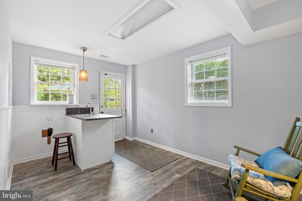 1920 WINDMILL LANE