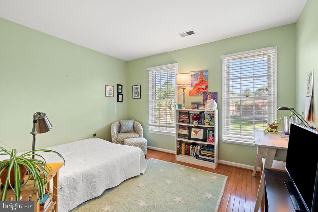 1920 WINDMILL LANE