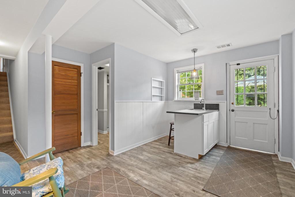 1920 WINDMILL LANE