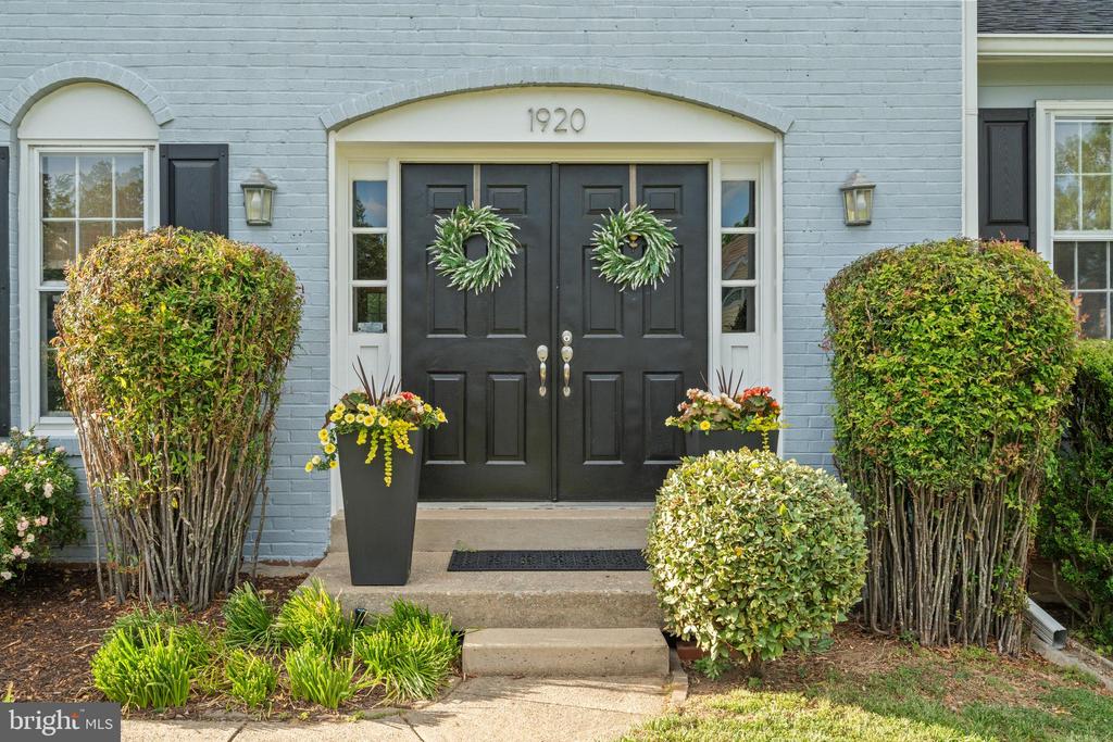 1920 WINDMILL LANE
