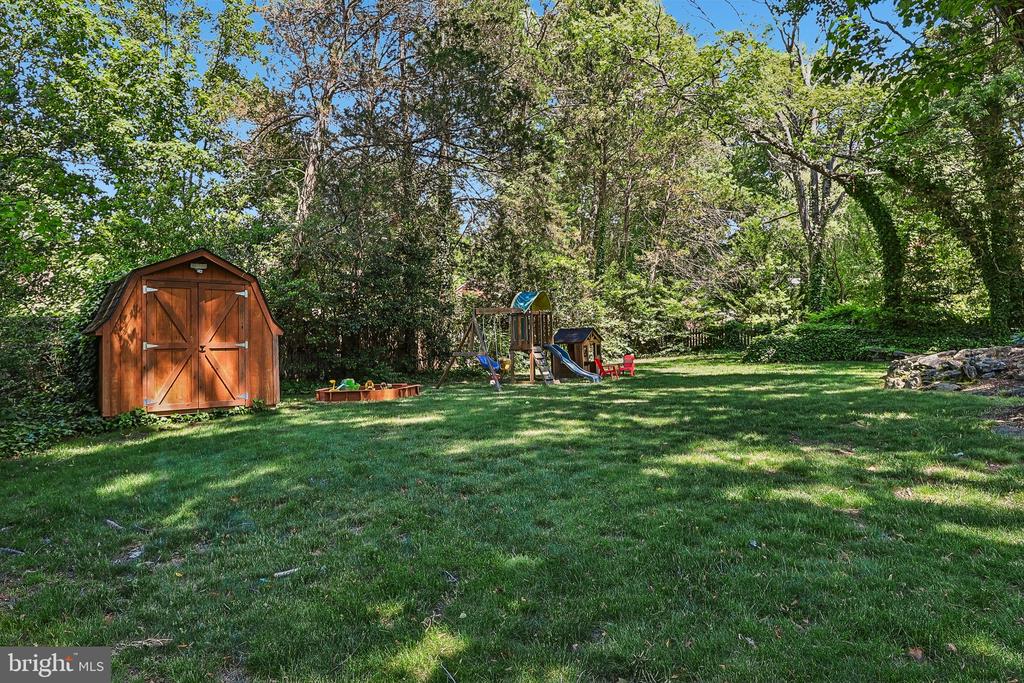 7813 YORKTOWN DRIVE