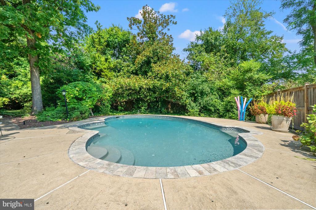 1920 WINDMILL LANE