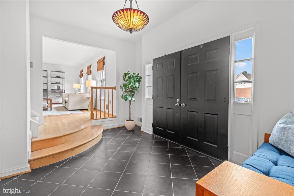 1920 WINDMILL LANE