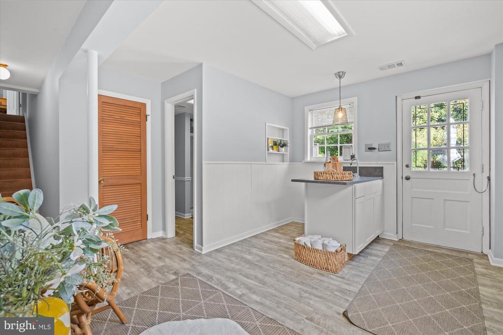 1920 WINDMILL LANE