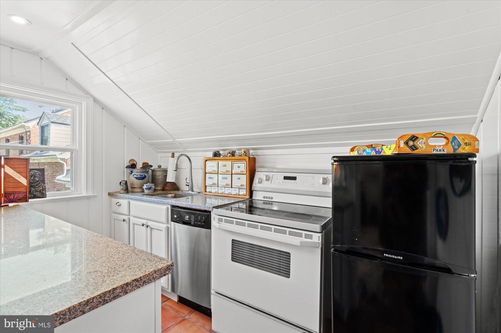 6422 BOULEVARD VIEW