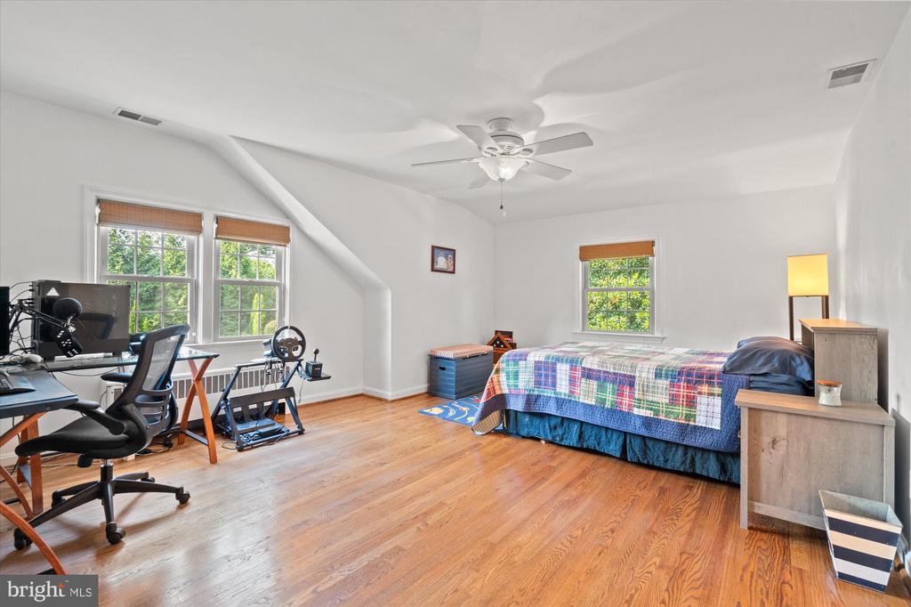 6422 BOULEVARD VIEW