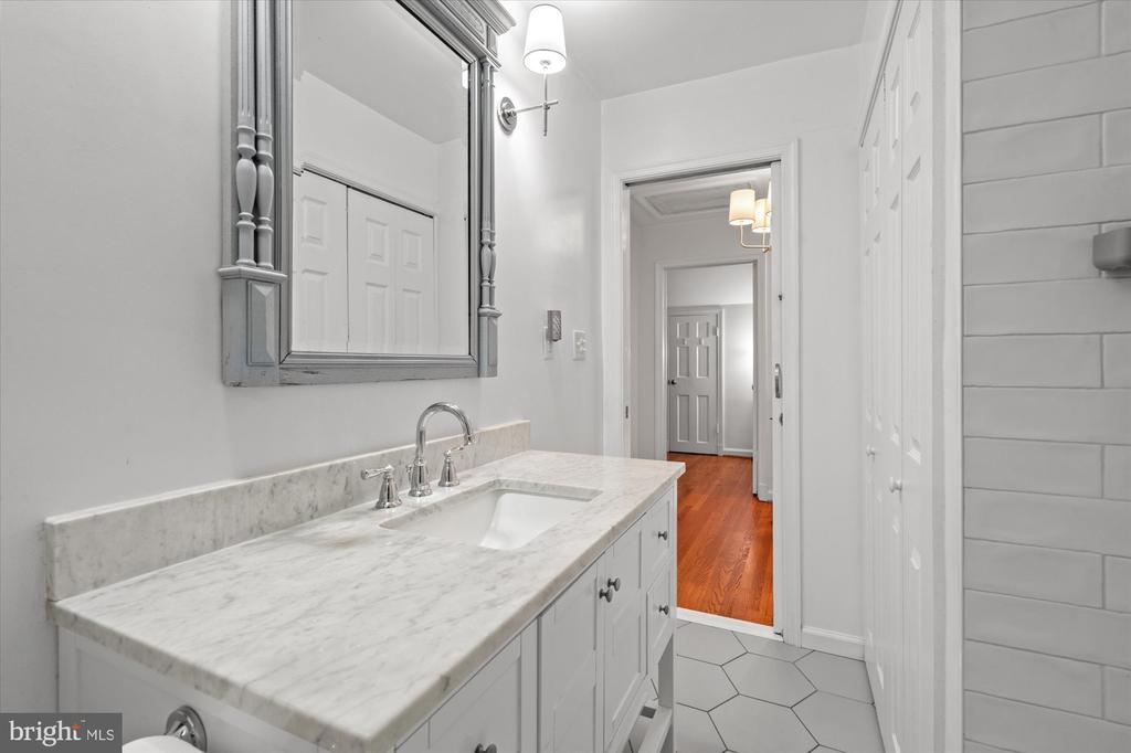 6422 BOULEVARD VIEW