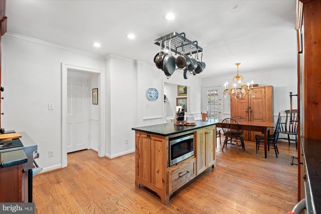 6422 BOULEVARD VIEW