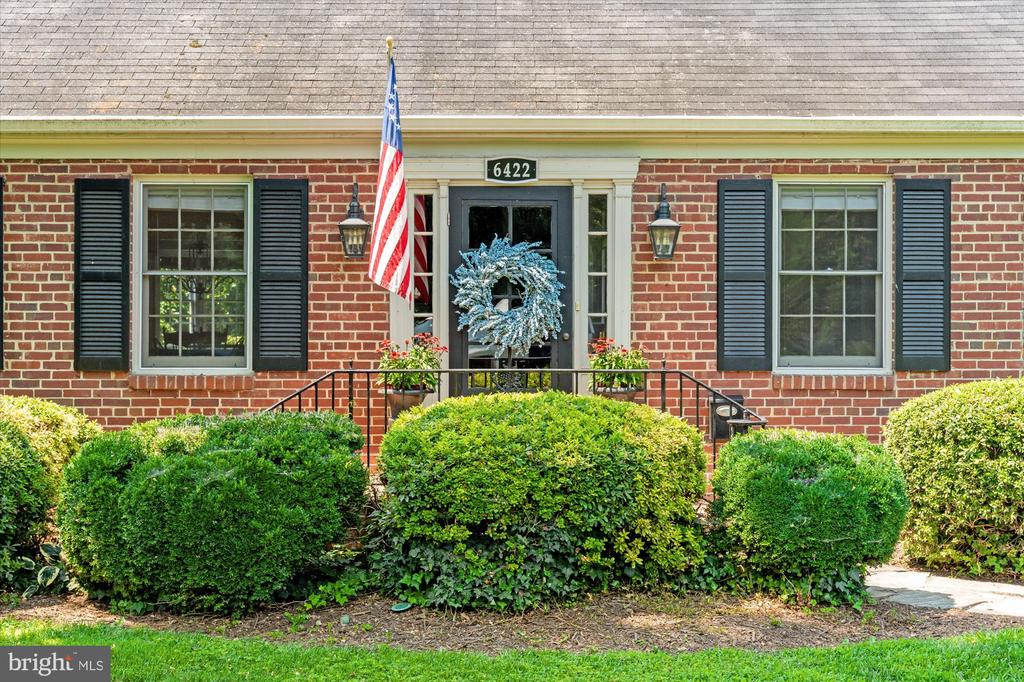6422 BOULEVARD VIEW