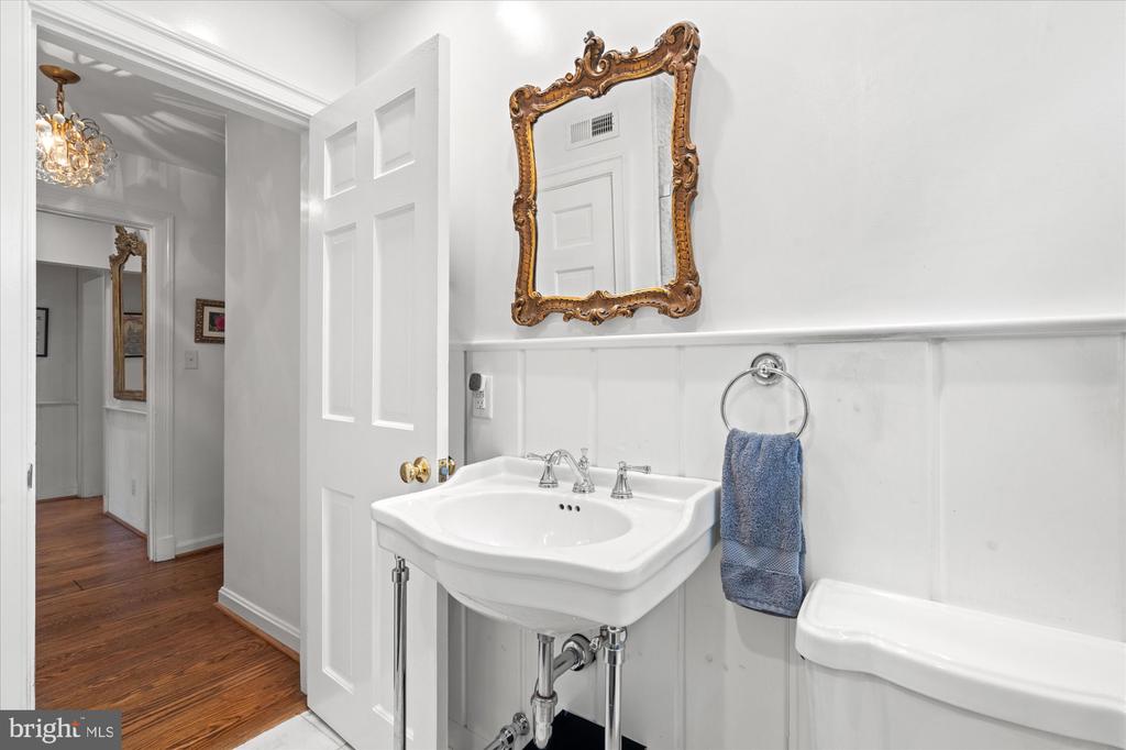 6422 BOULEVARD VIEW