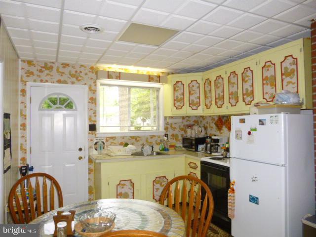 200 PARRISH LOOP