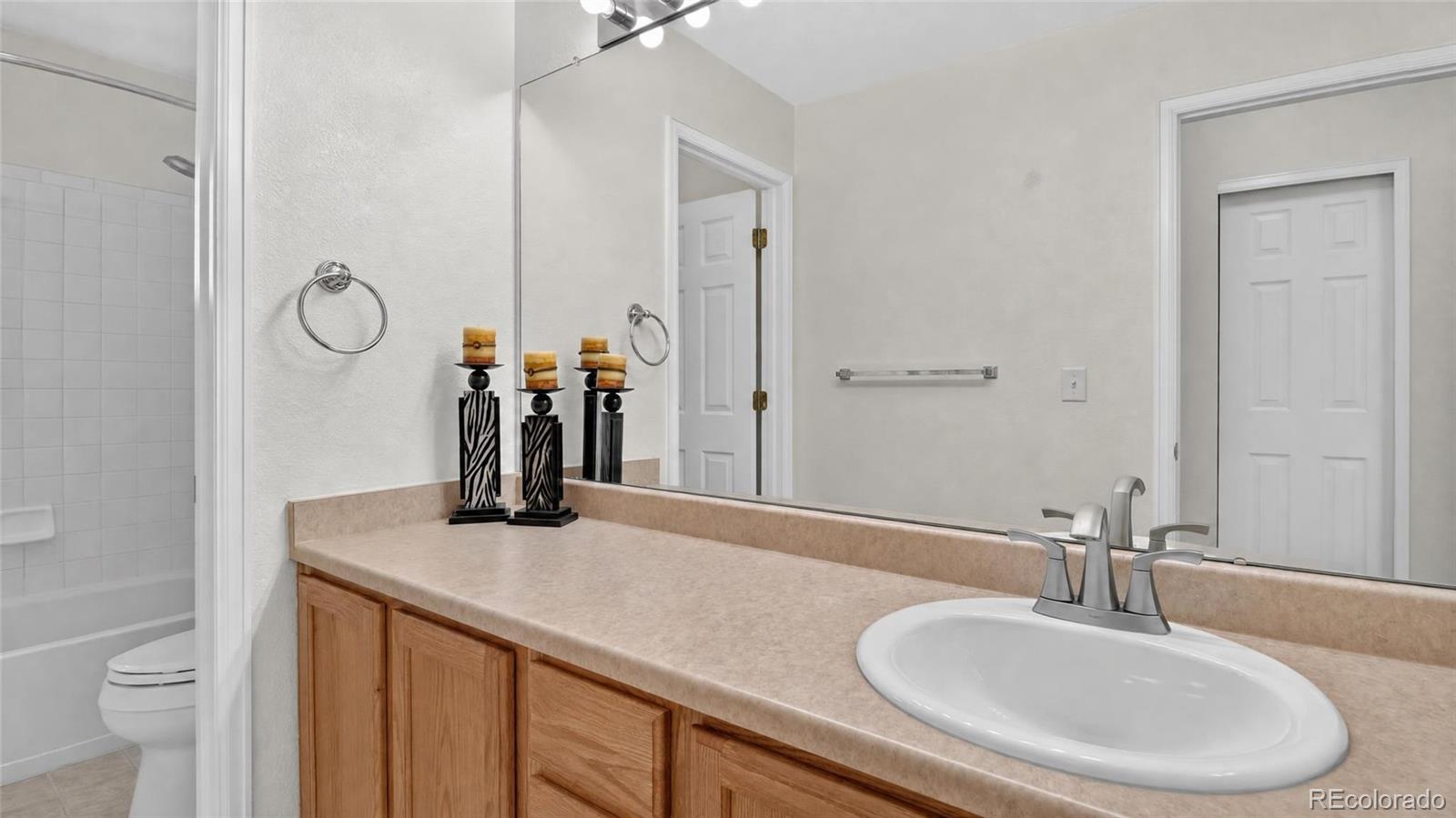 5896 E 129th Place