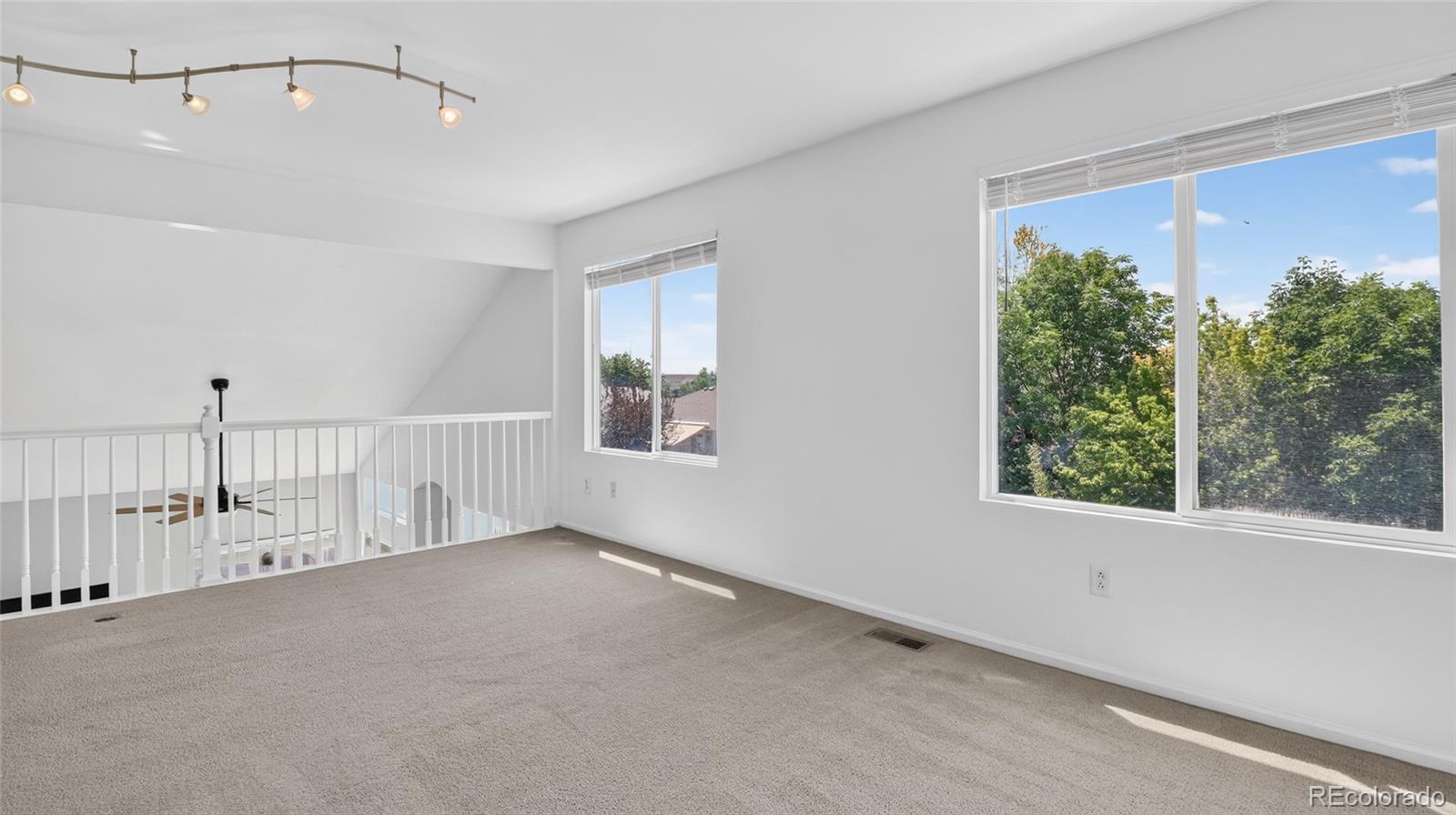 5896 E 129th Place
