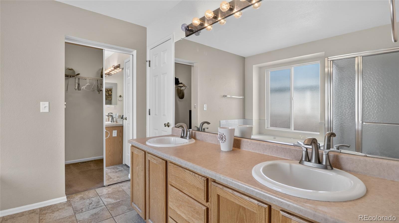 5896 E 129th Place