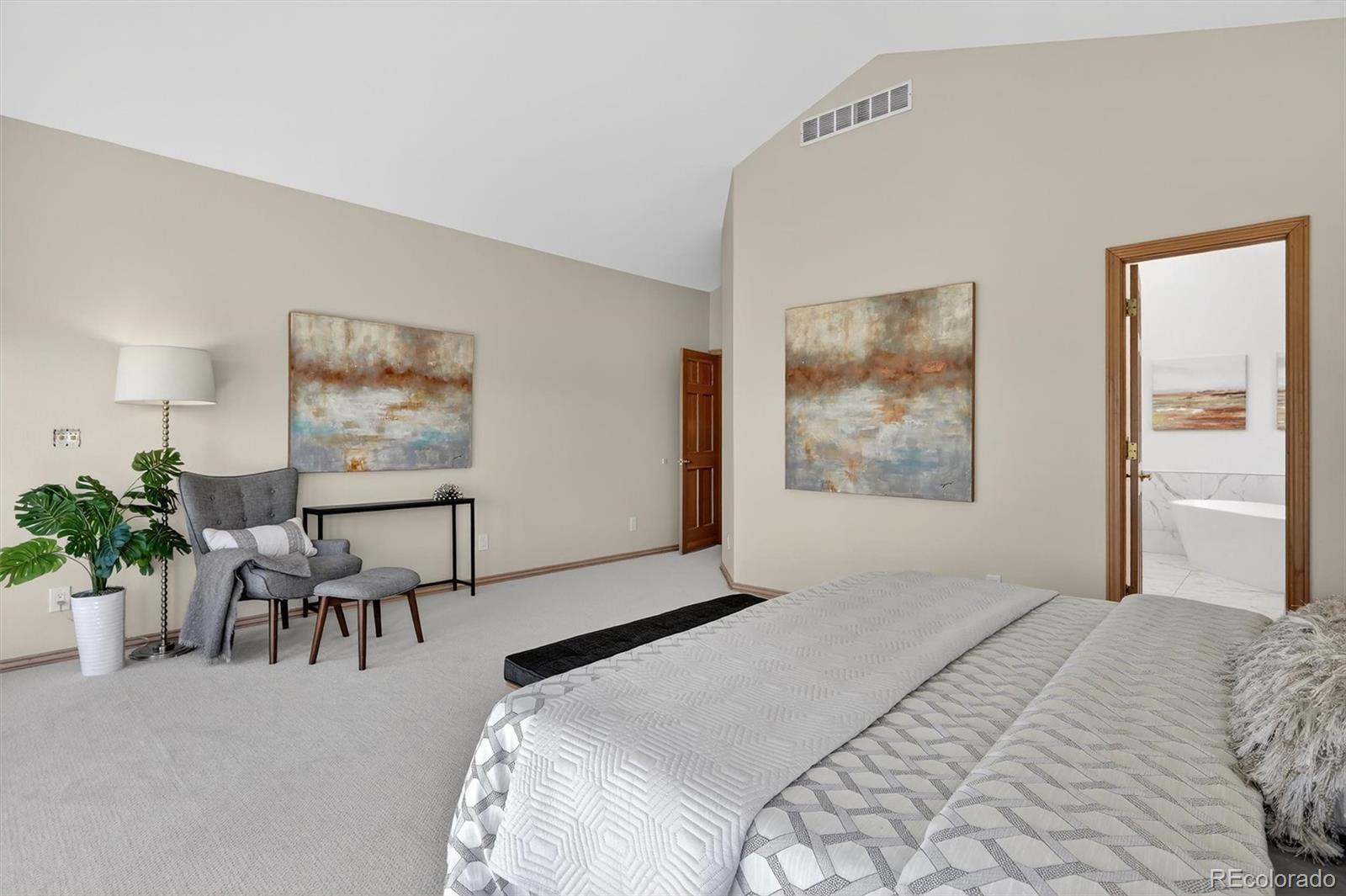1123 Oakhurst Drive