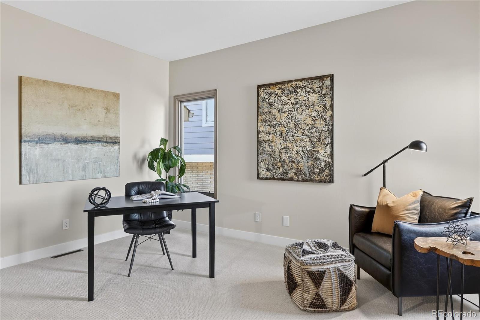 1123 Oakhurst Drive