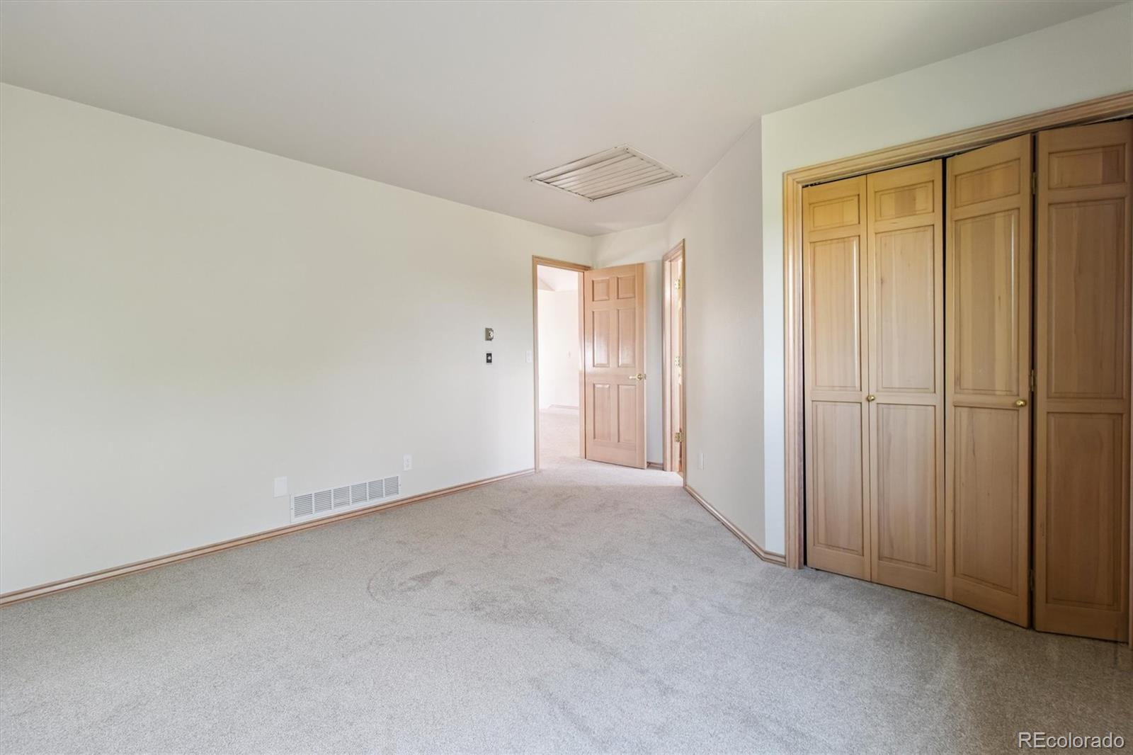 1123 Oakhurst Drive