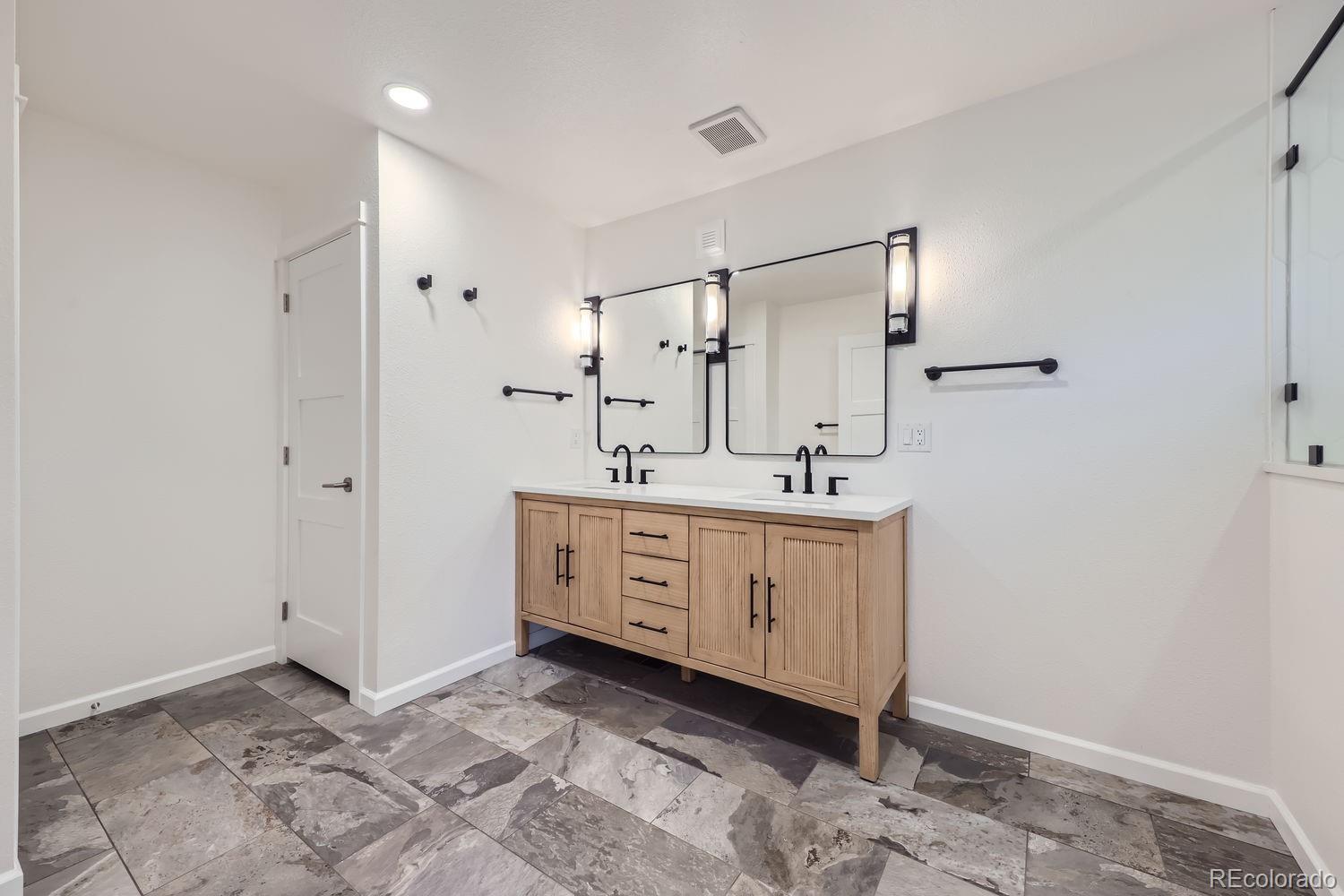 5779 W 116th Place