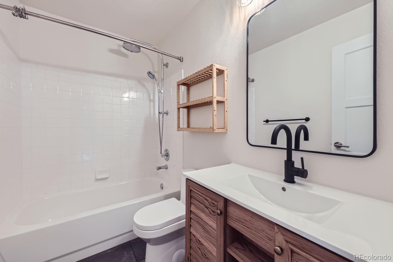 5779 W 116th Place