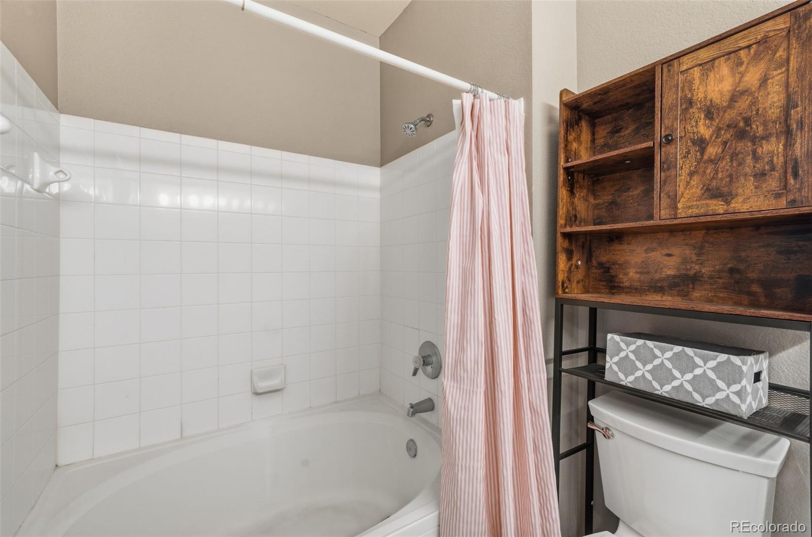 6013 Castlegate Drive W Unit: D26