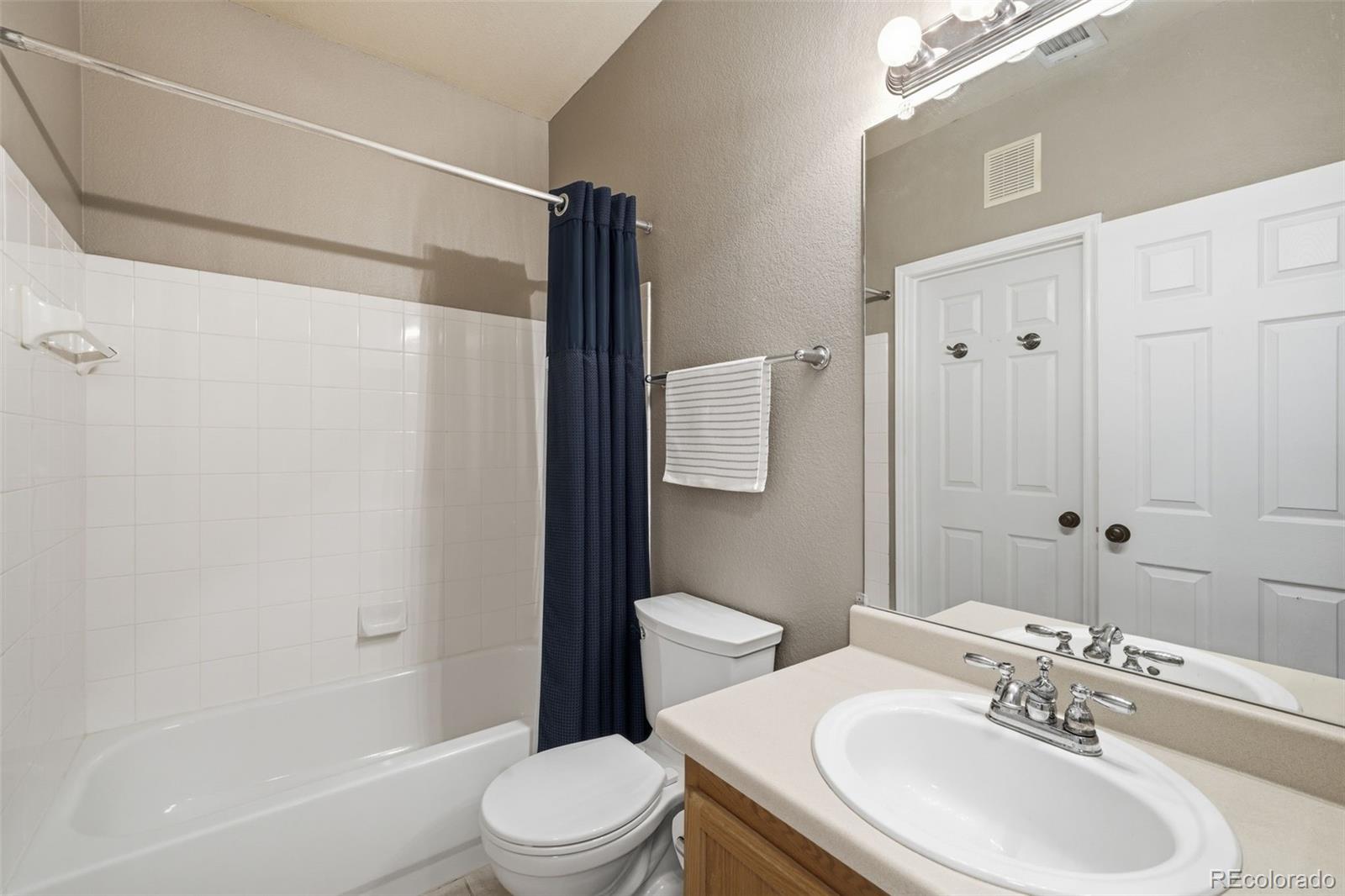 6013 Castlegate Drive W Unit: D26