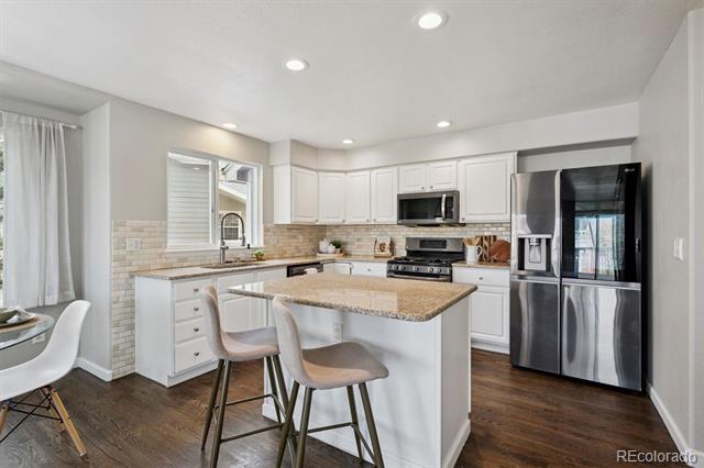 8733 Fairview Oaks Lane