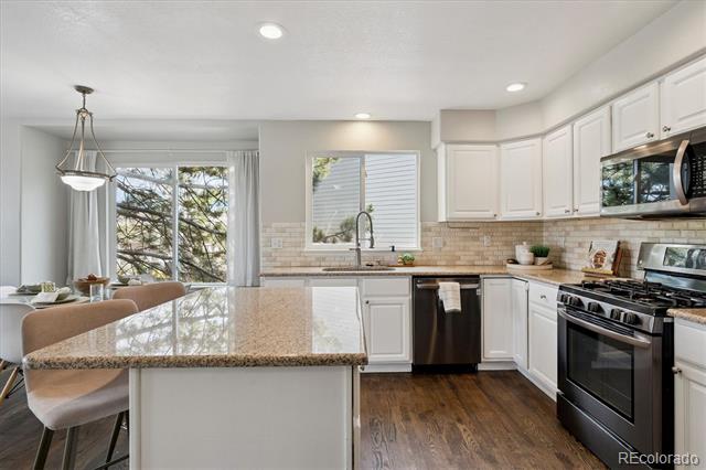 8733 Fairview Oaks Lane