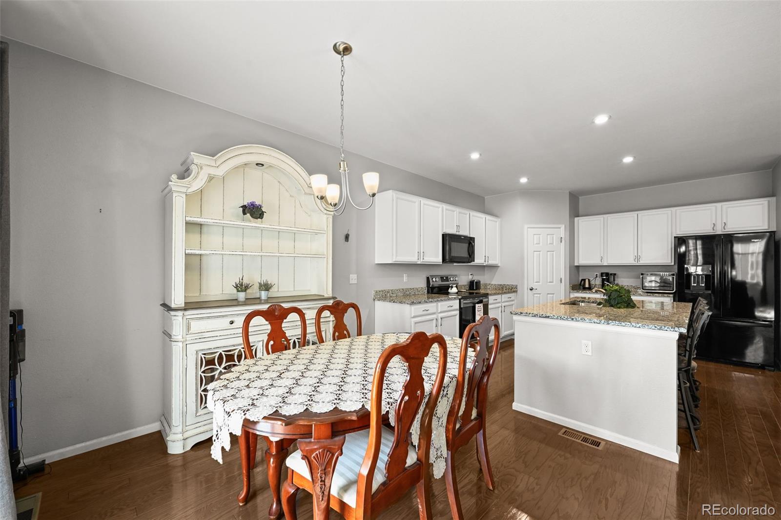 5230 Periwinkle Way