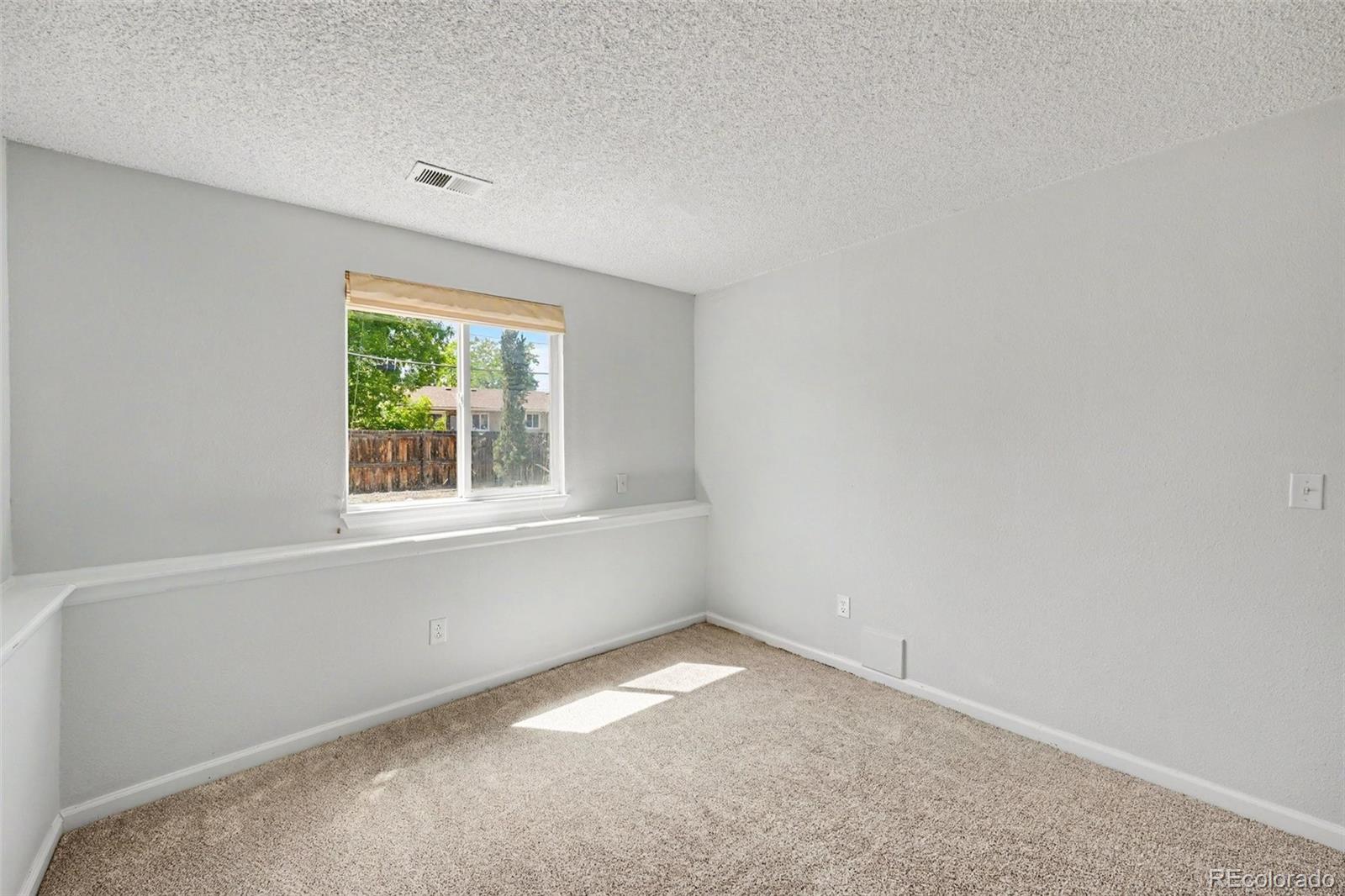 7609 Harlan Way