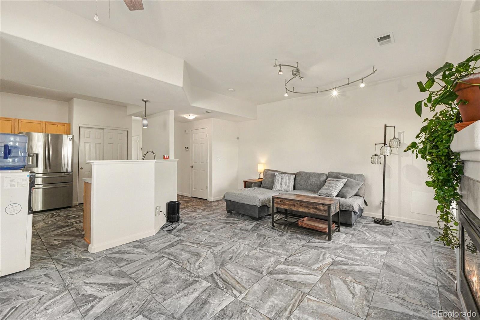 9184 Gale Boulevard Unit: 1