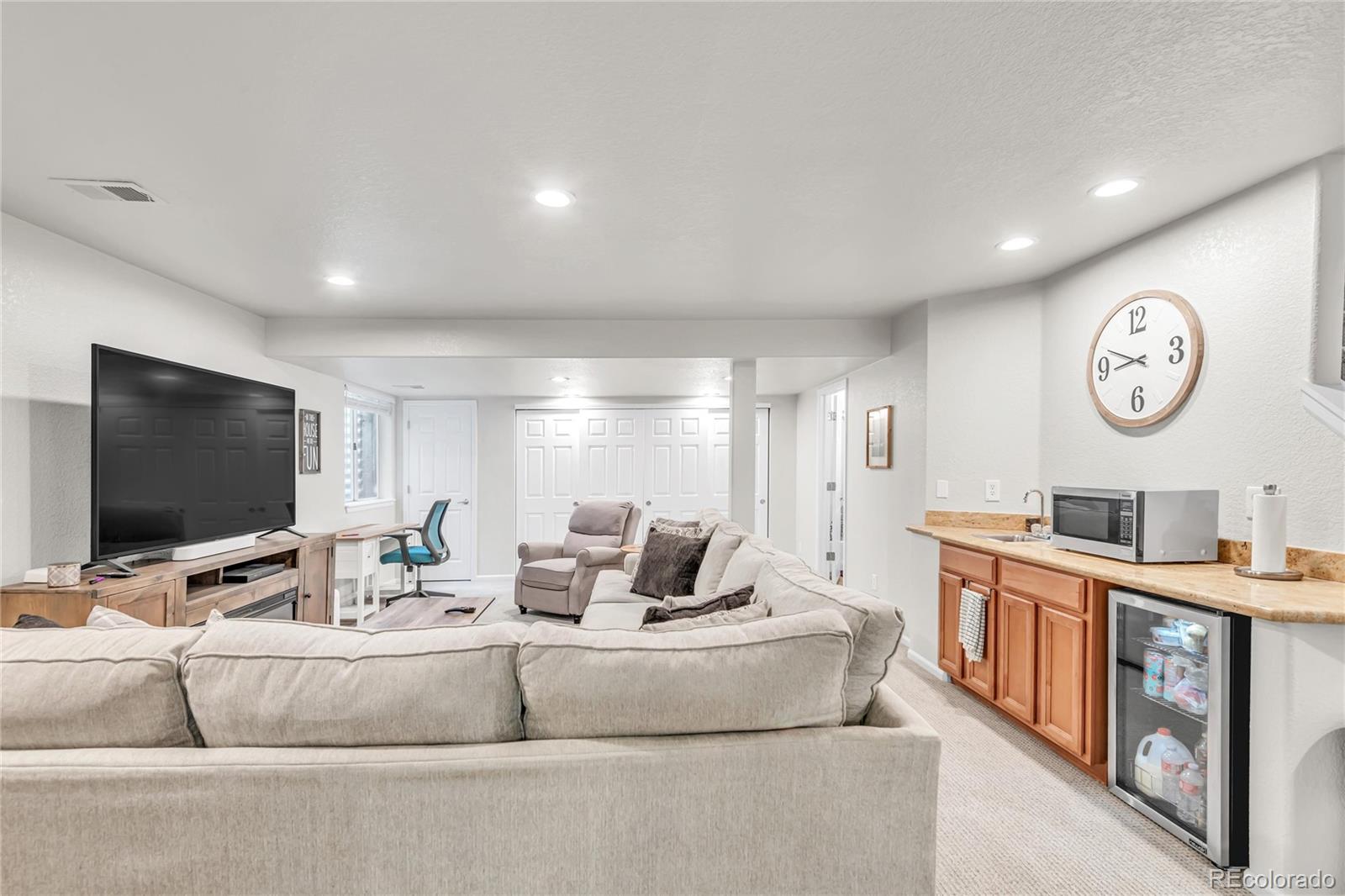 4716 Castle Circle
