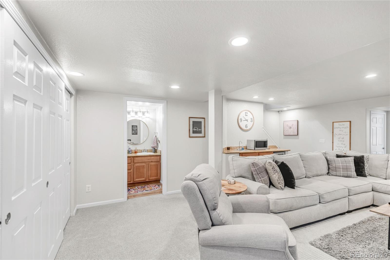 4716 Castle Circle