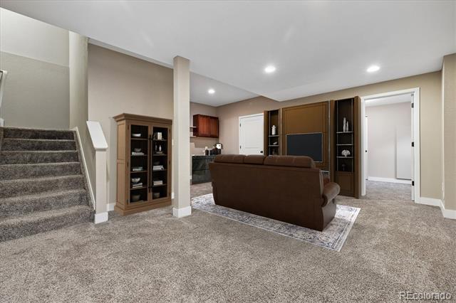 10055 Hough Point