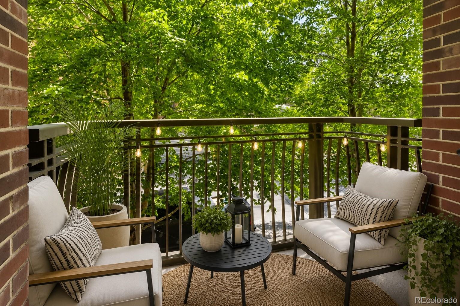 1630 N Clarkson Street Unit: 204