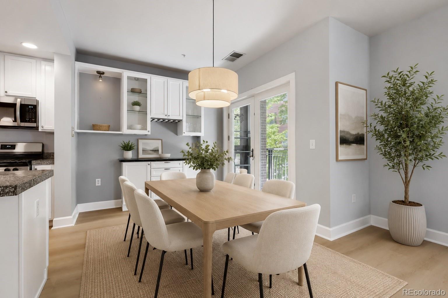1630 N Clarkson Street Unit: 204