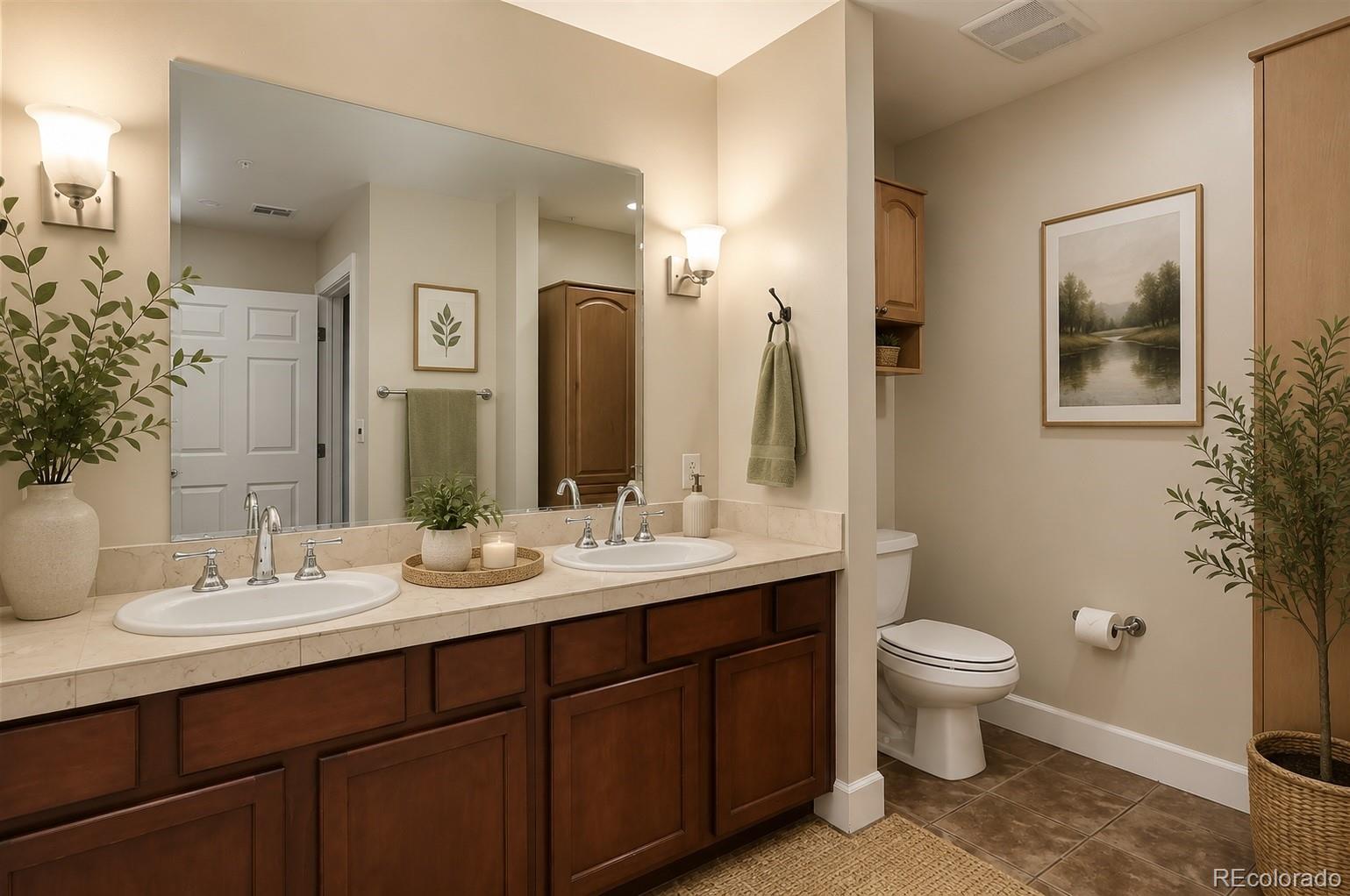 1630 N Clarkson Street Unit: 204