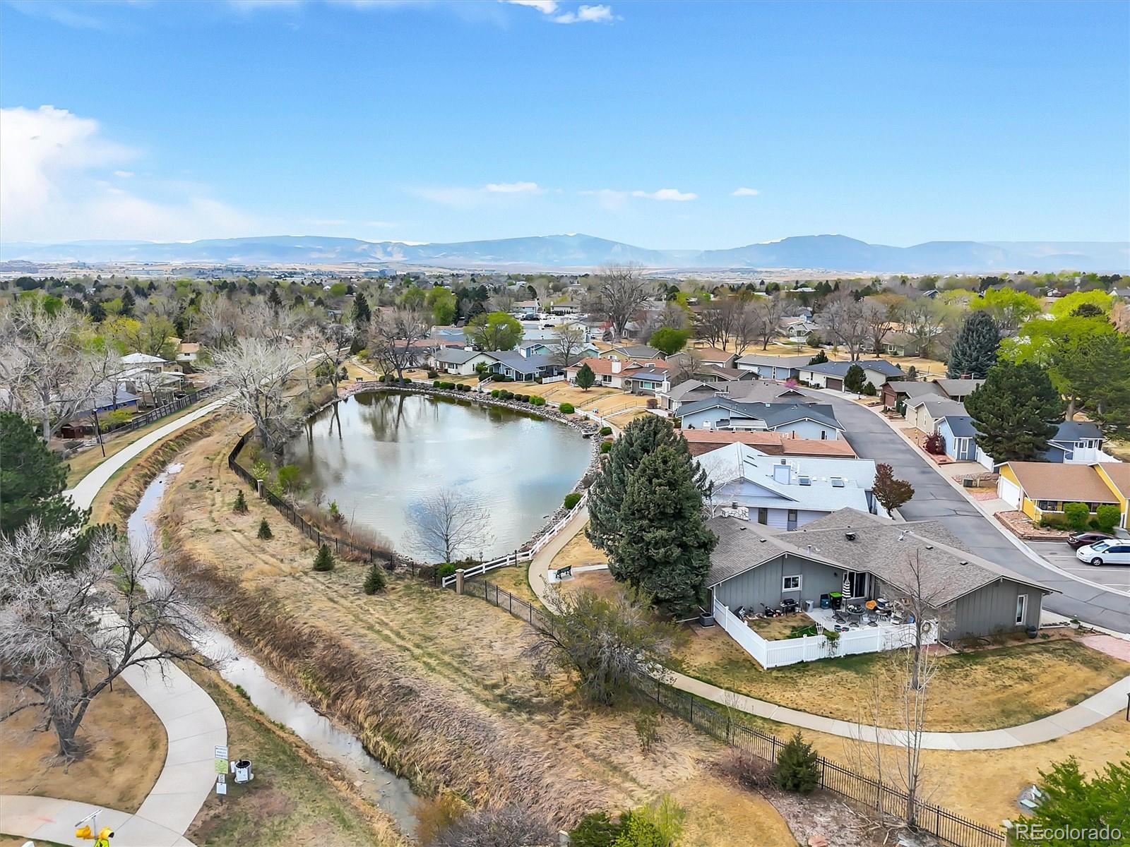 48 Scott Drive S