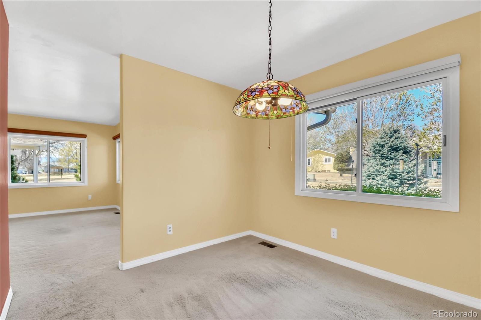 48 Scott Drive S