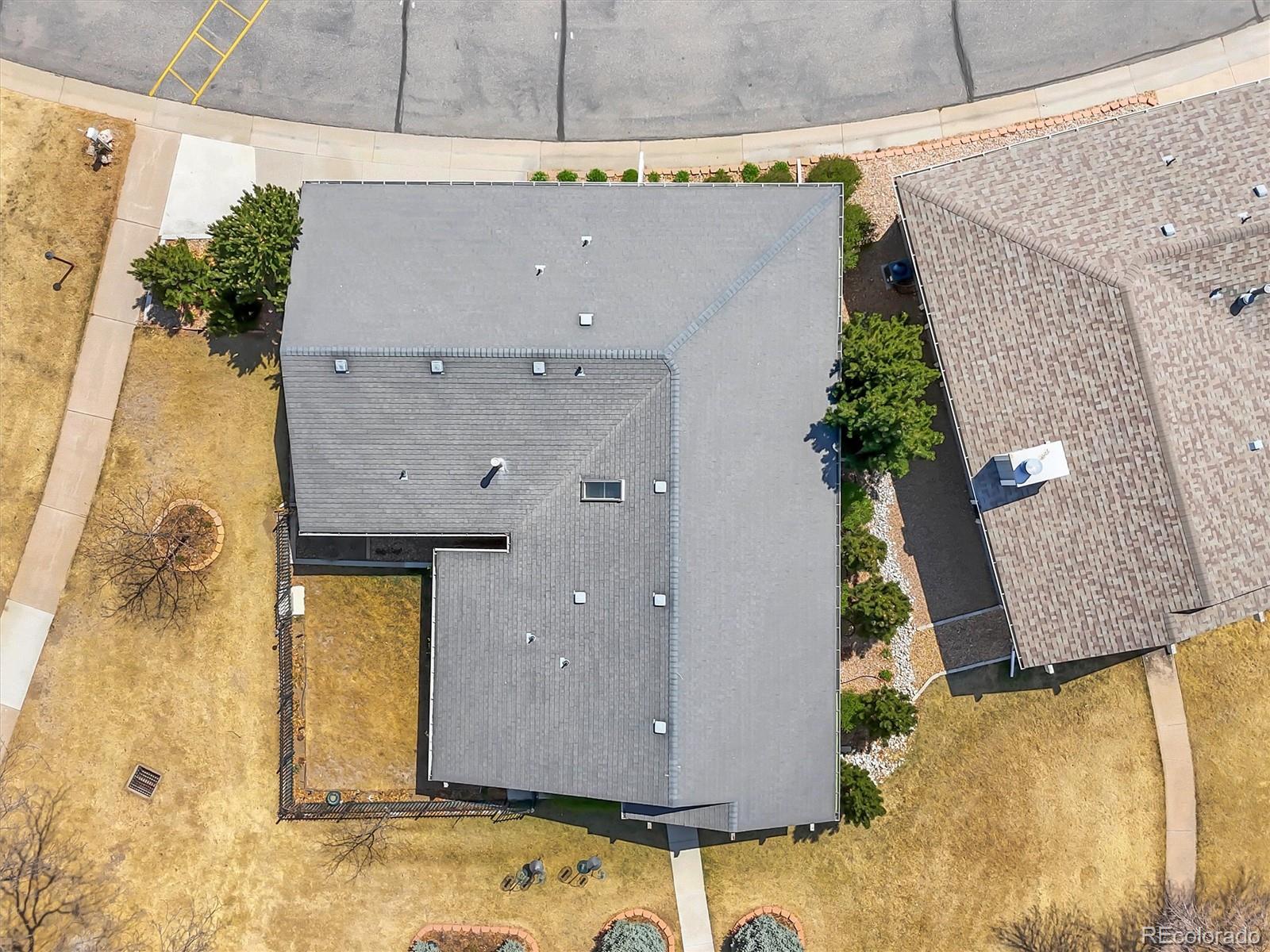48 Scott Drive S