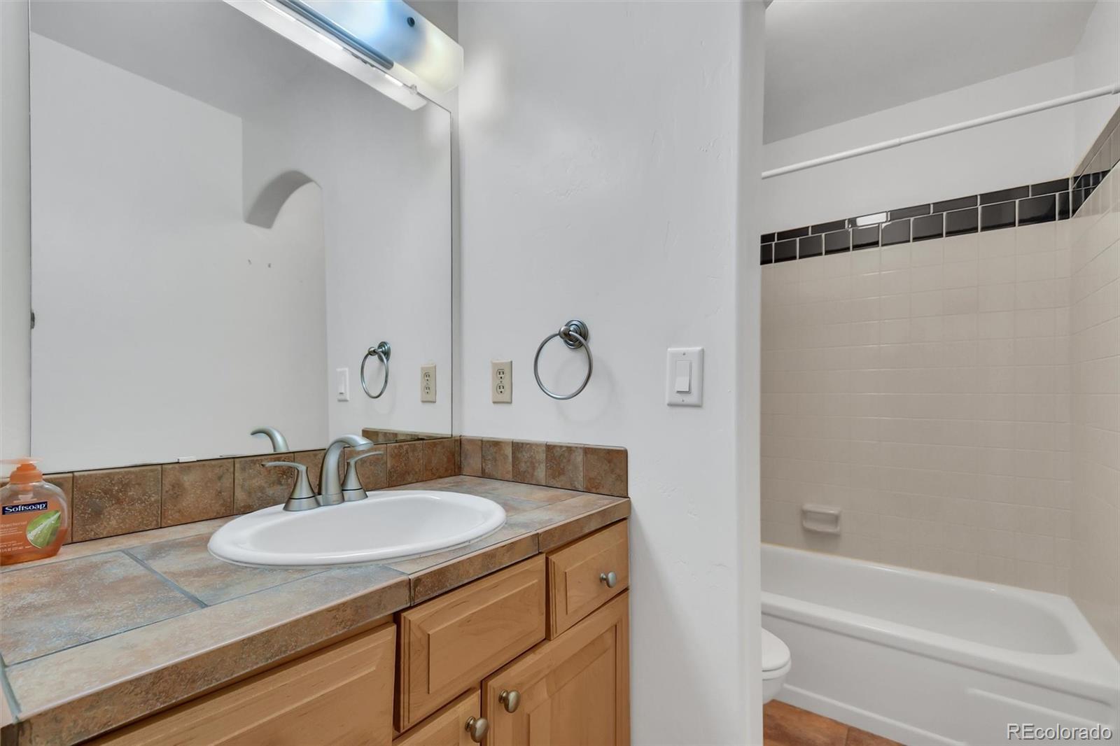 48 Scott Drive S