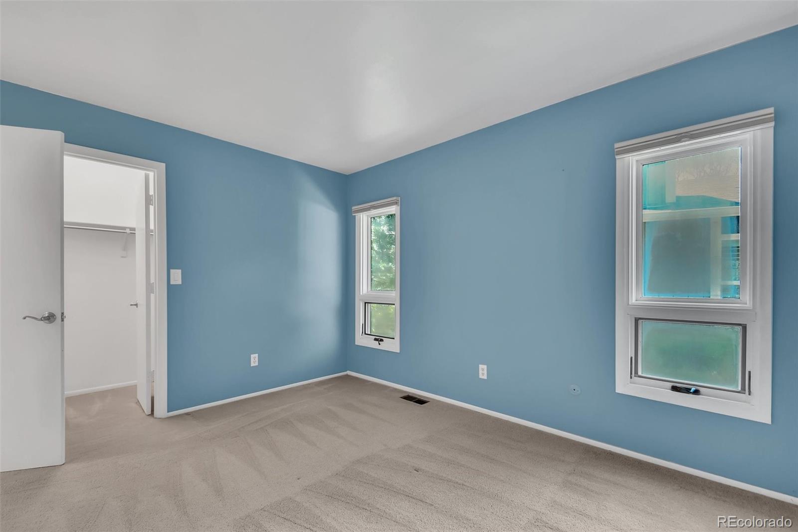 48 Scott Drive S