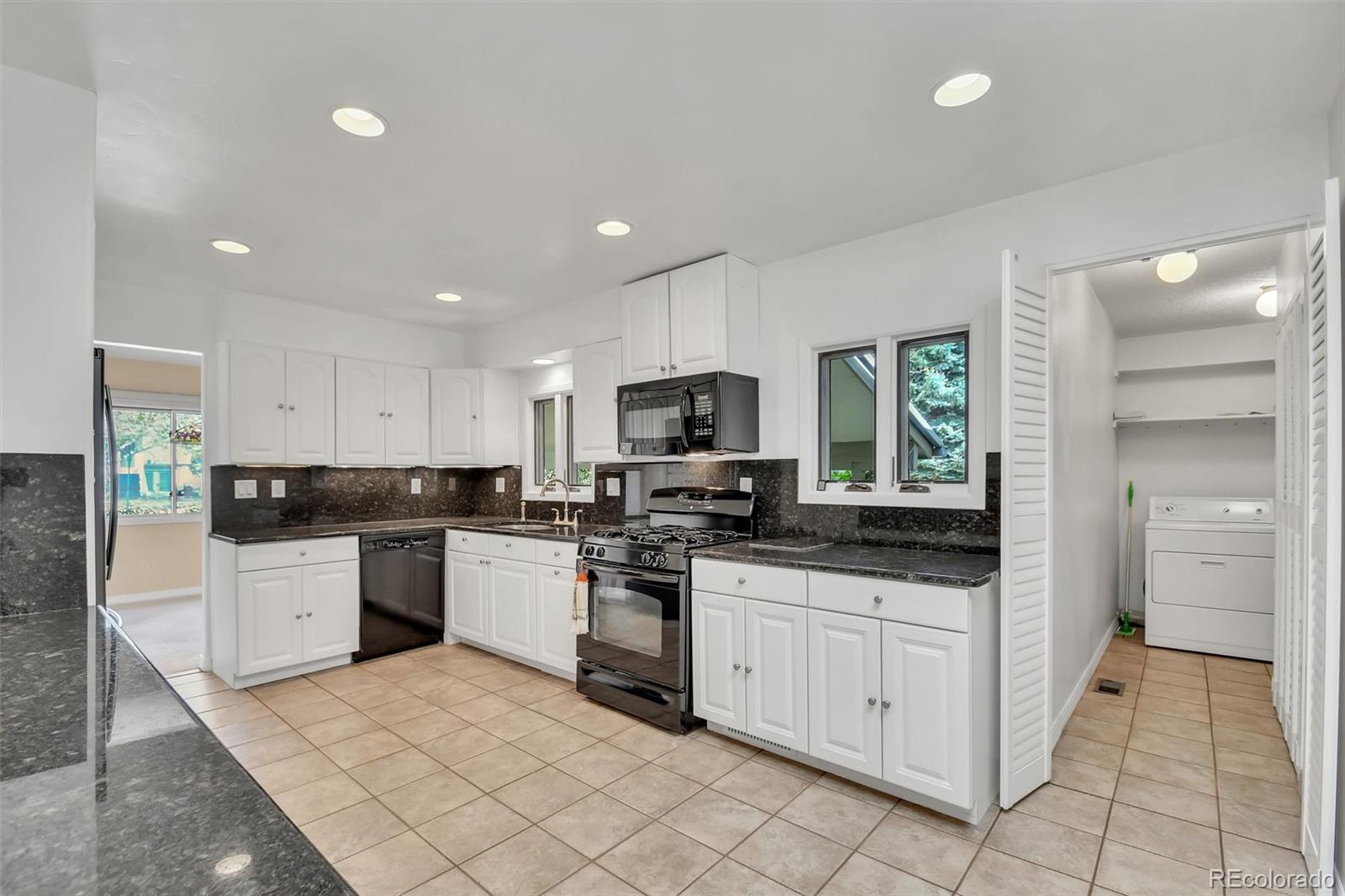 48 Scott Drive S