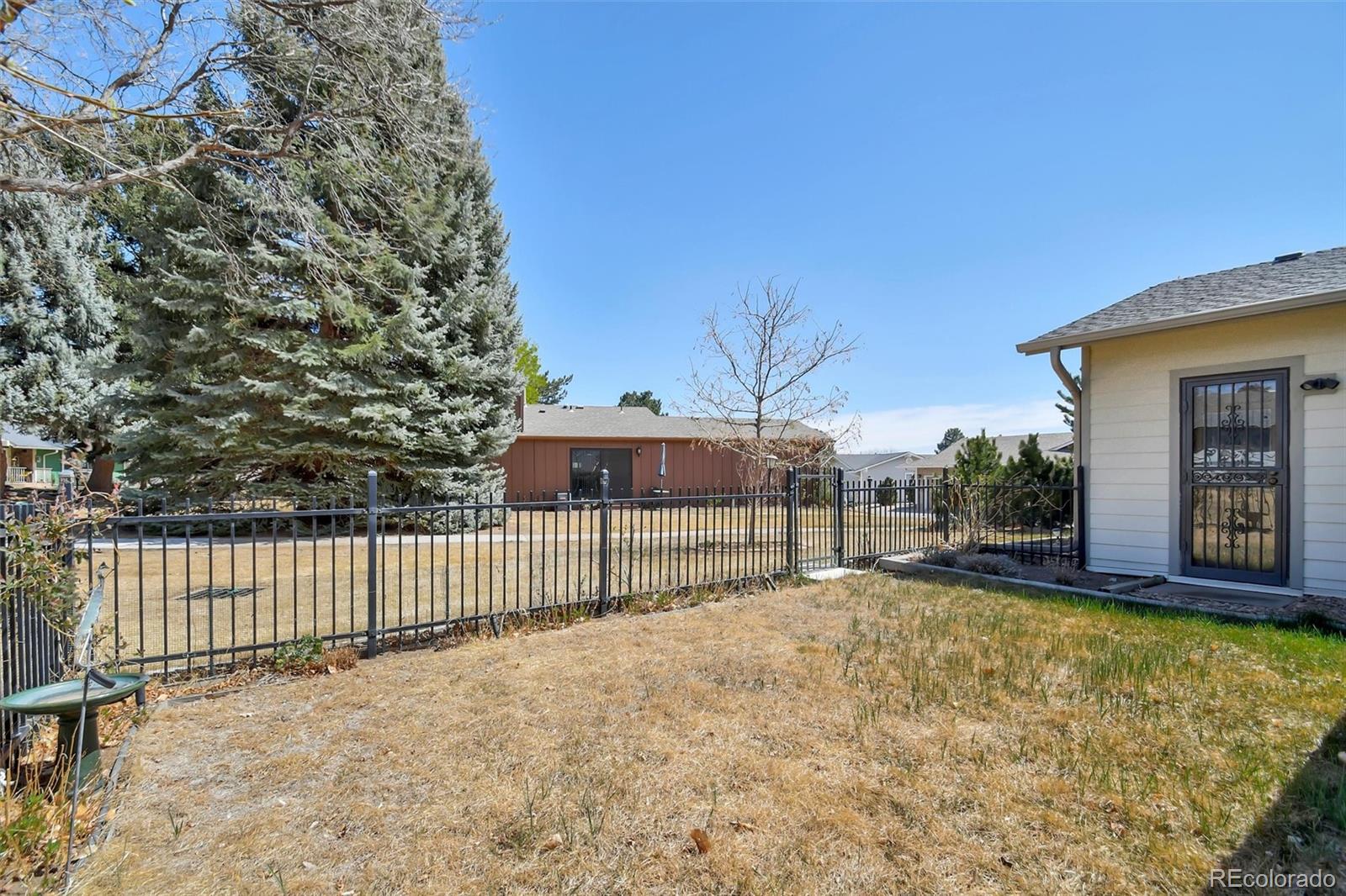 48 Scott Drive S