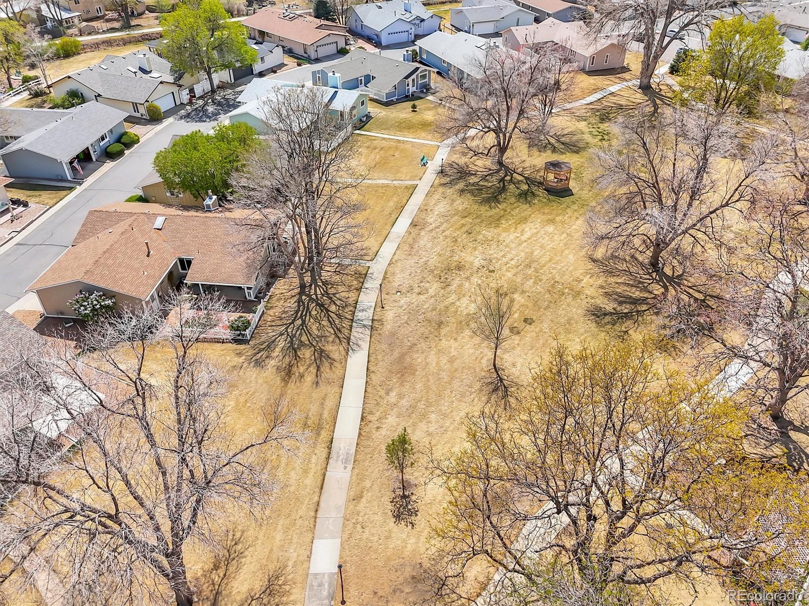 48 Scott Drive S